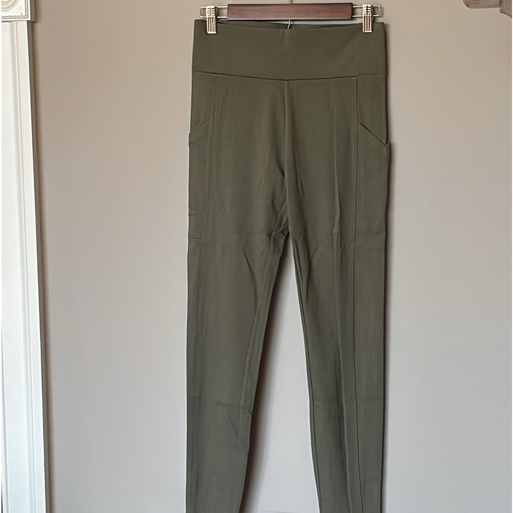 NWT Lou & Grey army green Lite Ponte pocket leggings - Picture 4 of 9